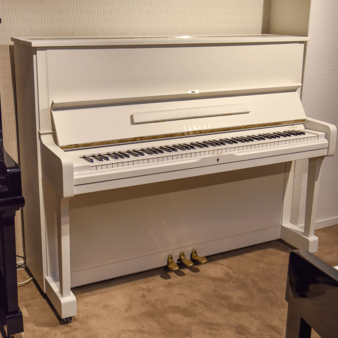 Yamaha U1G WH messing piano 1970923-4717