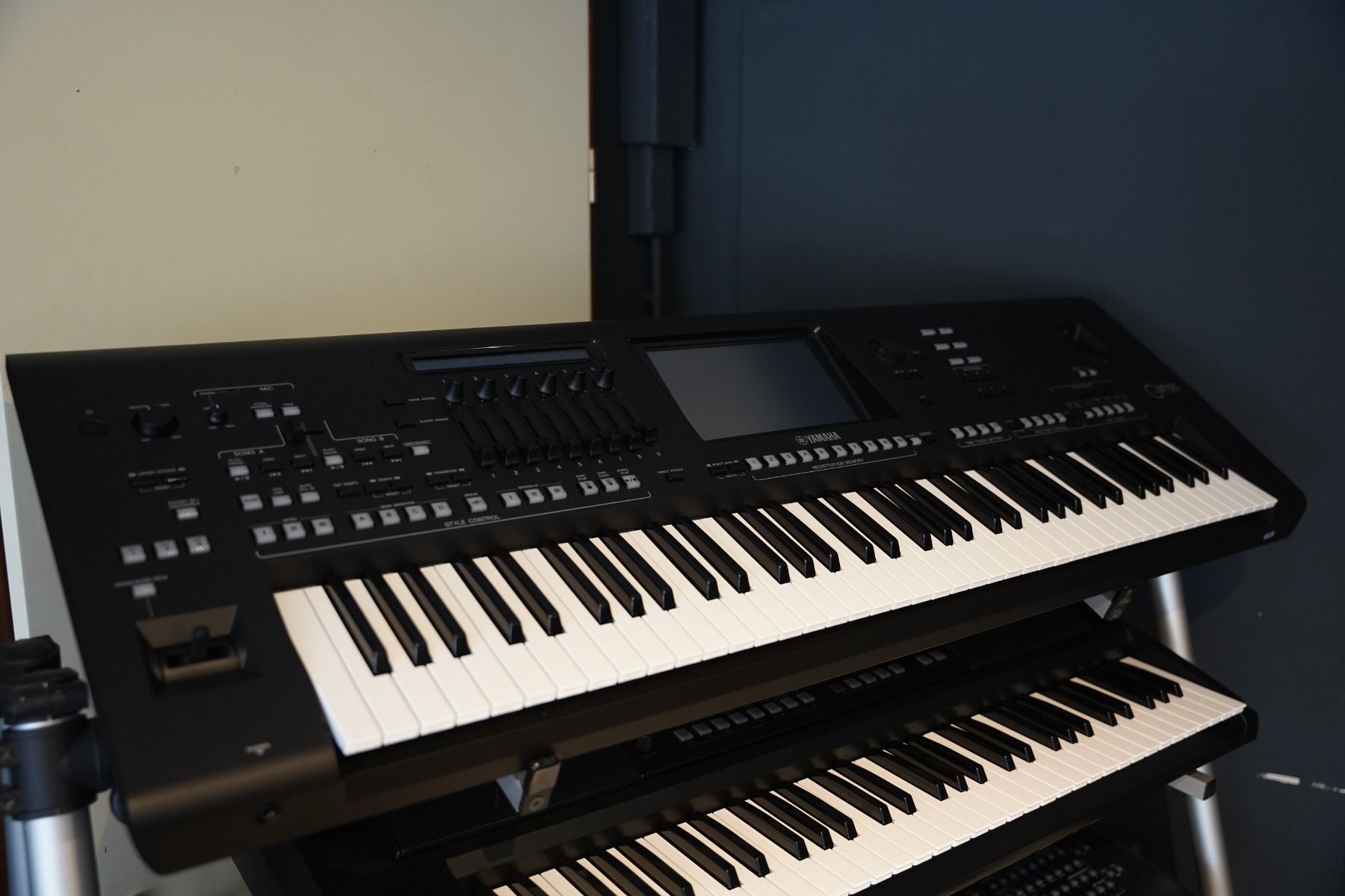 Yamaha Genos keyboard XXXXXXXXX3-3353