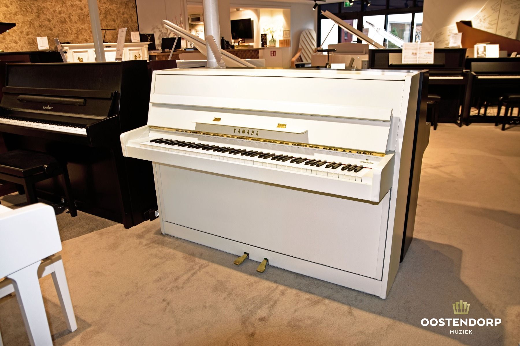 Yamaha LU-101 WH messing piano 3642141-1945