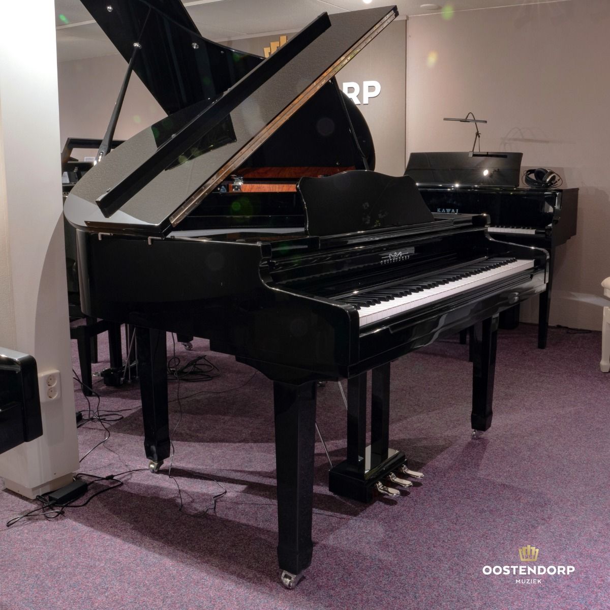 Oostendorp Digital Classic Semi Grand Elite IV PE chroom afbeelding