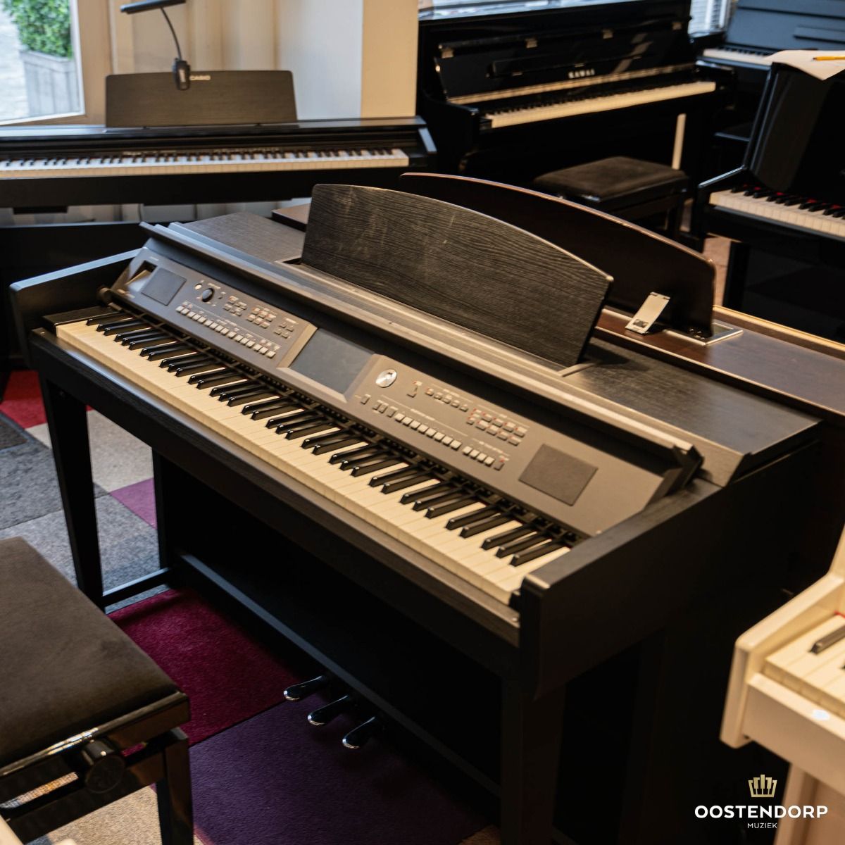 P008673-ECSO01006_Yamaha Clavinova CVP-605 BW digitale piano ECSO01006-3218_Arranger piano's